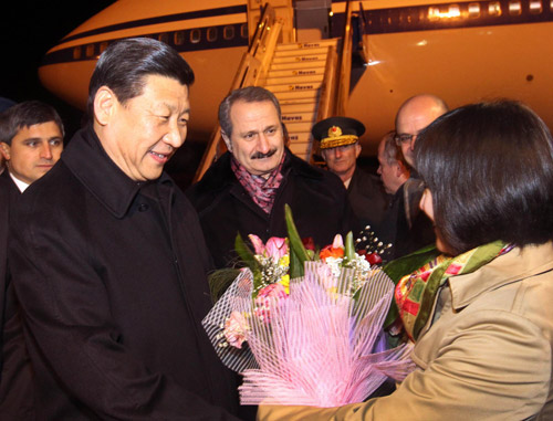 Chinese Vice-President Xi Jinping (front L) arrives in Ankara on Feb 20, 2012 for an official visit to Turkey. [Photo/Xinhua]