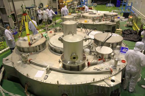 Nuclear cooperation: technicians work at the neutrino experiment facility of the Dayawan reactor in Guangdong Province. Since 2006, an international research team from 39 institutes in six countries are involved in the facility.