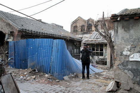 The former home of Kang Youwei (1825-1927) in Beijing's Xuanwu District. Kang was a pro-reformist scholar, thinker and artist who advocated constitutional monarchy during the late Qing Dynasty (1644-1911) period. Kang's other home in Shanghai, a 210 squar