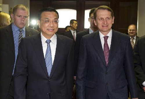 Chinese Vice Premier Li Keqiang (L, front) meets with Chairman of Russia's State Duma Sergei Naryshkin (R, front) in Moscow, Russia, April 27, 2012. (Xinhua/Huang Jingwei)