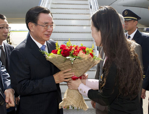 He Guoqiang (L), a senior leader of the Communist Party of China (CPC), arrived in Moscow Monday for a good-will official visit to Russia. [Photo/Xinhua]