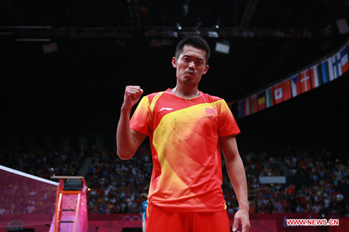 China's Lin Dan celebrates after men's badminton singles gold medal match against Lee Chong Wei of Malaysia, at London 2012 Olympic Games in London, Britain, August 5, 2012. China's Lin Dan won gold medal in this event. (Xinhua/Ren Zhenglai) 