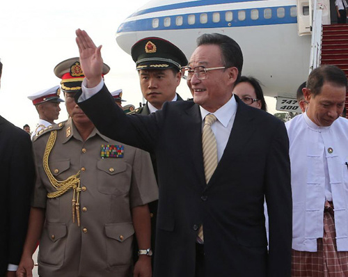 Wu Bangguo (front), chairman of the Standing Committee of China's National People's Congress (NPC), arrives at Nay Pyi Taw, Myanmar, Sept. 12, 2012, starting an official goodwill visit to Myanmar. (Xinhua/Liu Weibing) 