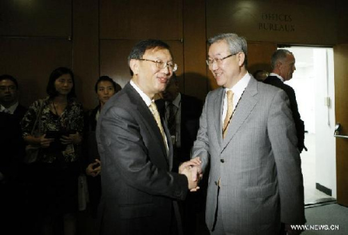 Chinese Foreign Minister Yang Jiechi (L front) meets with his South Korean counterpart Kim Sung-hwan at the United Nations headquarters in New York on the sidelines of the 67th UN General Assembly, on Sept. 24, 2012. (Xinhua/Fang Zhe)