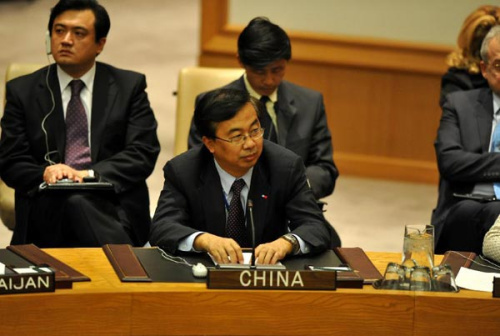 Wang Min (Front), Chinese deputy permanent representative to the UN, attends a High-level meeting of the UN Security Council on peace and security in the Middle East, at the UN headquarters in New York, the United States, Sept. 26, 2012. (Xinhua/Wang Lei)