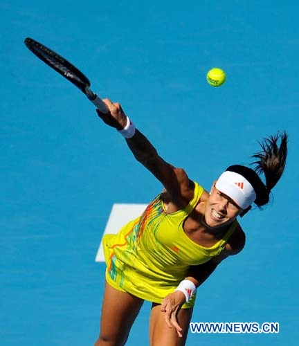 Ana Ivanovic of Serbia hits a shot to Romina Oprandi of Switzerland during the women's singles 2nd round match at the China Open tennis tournament in Beijing, China, Oct. 3, 2012. Ivanovic lost 0-2. (Xinhua/Jia Yuchen) 