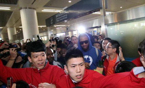 Two-time NBA scoring champion Tracy McGrady is heading to China, aiming to extend his already impressive career. The superstar is due to arrive in the coastal city of Qing Dao on October 24, 2012.