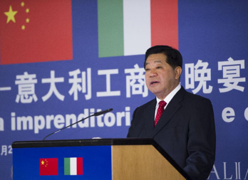 Jia Qinglin, chairman of the National Committee of the Chinese People's Political Consultative Conference, addresses the Chinese-Italian Industrial and Commercial Dinner in Rome, capital of Italy, Nov. 27, 2012. (Xinhua/Li Xueren)