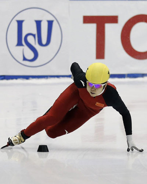 China's Wang Meng competes in the women's 500 meter final during the ISU Short Track World Cup competition in Nagoya, central Japan, Dec 2, 2012. [Photo/Agencies]