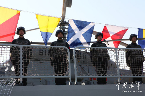 The reporters of the PLA Daily took part in the open day activity of the Zhoushan warship under the Navy of the Chinese Peoples Liberation Army (PLA) on December 25, 2012.The organizing authority of the open day activity issued tickets to Party and government organs, enterprises, public institutions, schools and social organizations. During the activity, residents can not only visit the warship, helicopter and special operation equipment, but also have an opportunity to watch the photos and videos of the warships escort missions.The warship carried one helicopter and ten commandoes who were armed with light arms and special operation equipment for diving, reconnaissance, communication and protection, etc. (China Military Online/Ji Mingxing and Fang Ting)