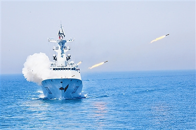 The picture shows that the China-Russia Joint Maritime Exercise-2012 military exercise is held in April 2012 in the waters of the Yellow Sea off Chinas east coast. (Zhang Lei/PLA Daily)