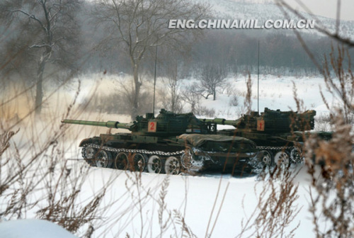 Relying on the network,a division under the Chengdu Military Area Command (MAC) of the Chinese Peoples Liberation Army (PLA) stationed in Yunnan province conducted confrontation drill in jungle at the beginning of 2013. (mil.cnr.cn/Zhang Jingliang, Zhu 