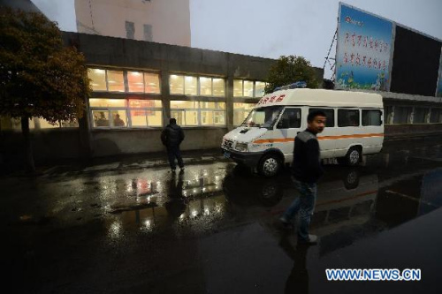 A rescue car arrives at the accident site after a colliery flood in Huaibei, east China's Anhui Province, Feb. 3, 2013. The flooding occurred at 0:20 a.m. Sunday, when about 400 miners were working underground at the Taoyuan Mine. All miners have been rescued, except one missing, according to the Anhui Provincial Administration of Coal Mine Safety. (Xinhua/Zhang Duan)