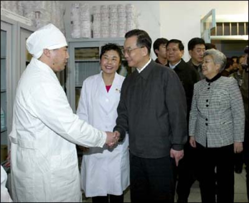 Chinese Premier Wen Jiabao visits You'an Hospital in Beijing to express gratitude and appreciation for medical workers involved in treating severe acute respiratory syndrome (SARS) patients on behalf of the Chinese Communist Party (CPC) Central Committee 