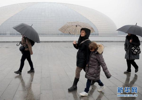 Beijing saw its first rainfall of the year on Tuesday, with nearly 2 millimetres falling in most parts of the city. (Photo: CNTV)