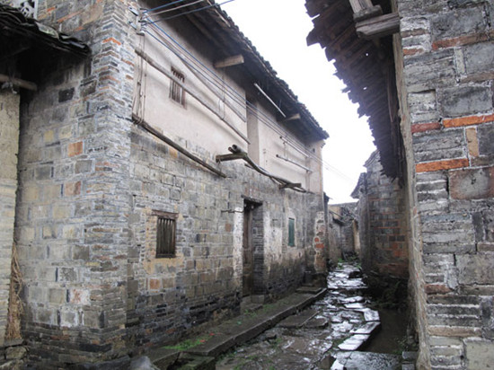 Pancun's labyrinth-like lanes are hard for strangers to navigate. The village has been home to the Mulam people for more than 800 years. Photo by Li Yang / China Daily