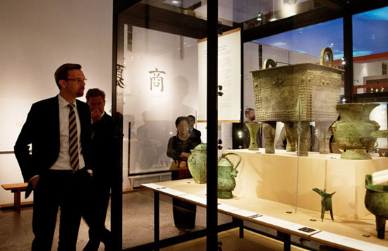 Local people visit the Museum of Far Eastern Antiquities in Stockholm of Sweden on May 25, 2013. [Photo/Xinhua]