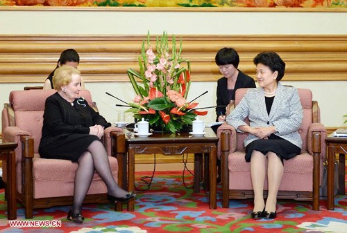 Chinese Vice Premier Liu Yandong (R) meets with former U.S. Secretary of State Madeleine K. Albright, in Beijing, capital of China, June 6, 2013. (Xinhua/Li Tao)  