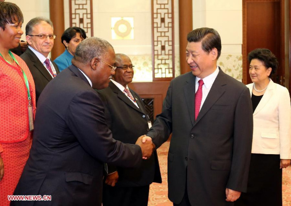 Chinese PresidentXi Jinping meets with delegates attending the Ministerial Forum of the China-Africa Health Development in Beijing, capital of China, Aug. 16, 2013. (Xinhua/Ding Lin) 