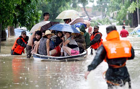 Typhoon Utor leaves 4 dead, 4 missing in S China