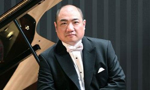 The renowned Chinese musician Xu Zhong has joined forces with the Haifa Symphony Orchestra. Xu, an established conductor and pianist, made his first appearance on Sunday at the Haifa concert hall.