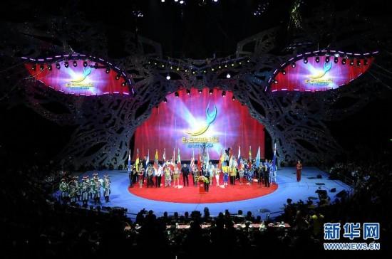 30 circus troupes from all over the world gather in Zhuhai for the first China International Circus Festival. (Xinhua)