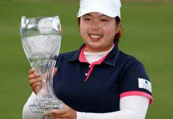 China's Shanshan Feng won $700,000 at the CME Titleholders.