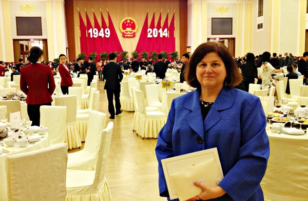 Anne Ruisi attends a dinner given by the State Administration of Foreign Experts Affairs in honor of foreign experts at the Great Hall of the People in Beijing on Sept 28, 2014.  