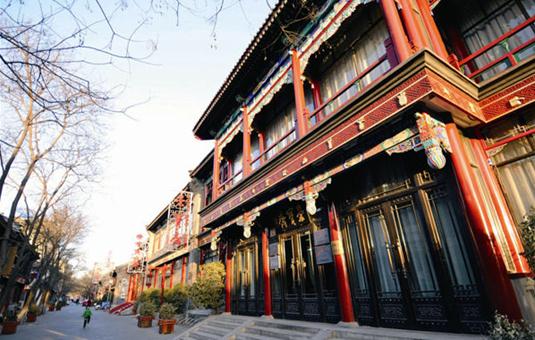 Rongbaozhai, with a history of more than 300 years as a maker of cultural artifacts in Beijing, has undergone drastic businesses changes in the past 10 years. Photo provided to China Daily  