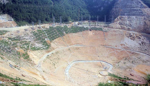 Construction site of the world's largest radio telescope deep in the mountains of southwest China's Guizhou Province. (Photo/Xinhua)