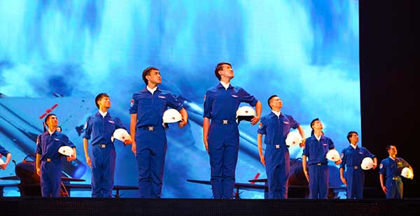 The opera Dream High in Aerospace, staged by the performing-arts company of the People's Liberation Army Air Force, sheds new light on the lives of test pilots. Photo provided to China Daily