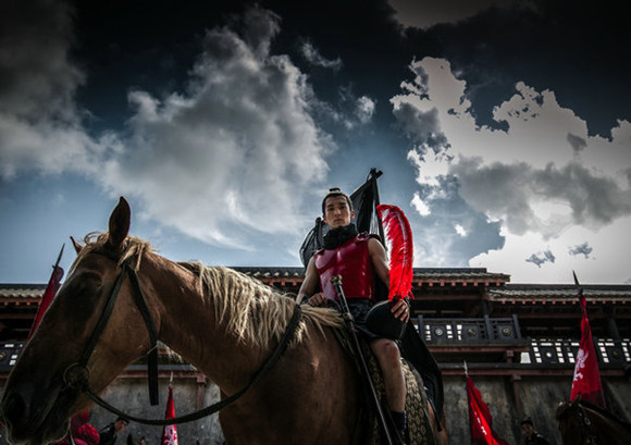 Scenes from Go Princess Go feature actor Sheng Yilun and actress Zhang Tian'ai in leading roles. The online series is a big hit among youth with more than 1.5 billion views as of Tuesday.(Photo provided to China Daily)