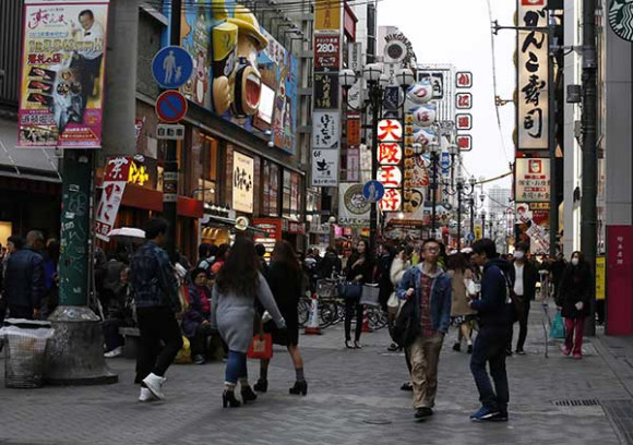 Relaxed visa policies for Chinese and other reasons have steered more Chinese traveling the world to Japan. (Photo: China Daily/Liu Zhe)