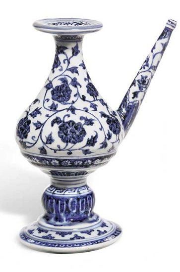 Three blue-and-white porcelains of Ming Dynasty in Pilkington's collection will be auctioned.