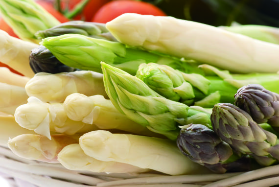 Stir-fried white Asparagus and wild mushrooms