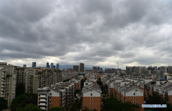 Photo taken on Aug. 1, 2016 shows the cloudy sky in Fuzhou, capital of southeast China's Fujian Province. China on Monday initiated an emergency response to cope with potential damage from the approaching Typhoon Nida. (Xinhua/Wei Peiquan)