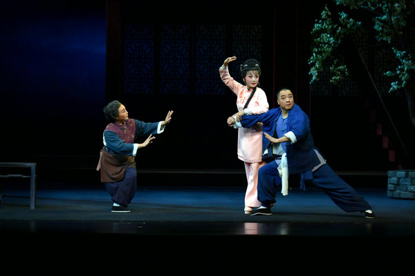 Qinqiang Opera Yisushe is staged at the ongoing China Art Festival in Xi'an, Shaanxi province. The production tells the story of the 100-year-old troupe. (Photo provided to China Daily)