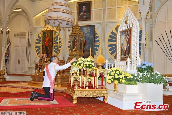 Crown Prince Maha Vajiralongkorn attends a succession ceremony to become King Rama X in Bangkok, Thailand, on Dec.1, 2016. Thailand's Crown Prince Maha Vajiralongkorn accepted invitation from parliament president to ascend to the throne and thus formally proclaimed King Rama X in a televised ceremony broadcast late Thursday. (Photo/Agencies)