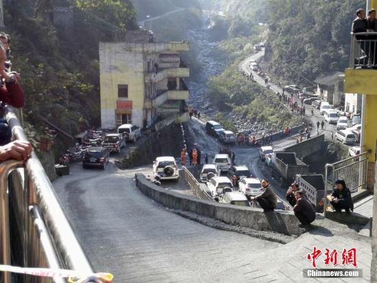 A colliery gas outburst happened at Xinjia Coal Mine in Badong County, central China's Hubei Province, Dec. 5, 2016. (Photo/Chinanews.com)