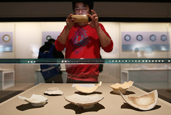 Some cultural relics from the inventory of the Palace Museum, also known as the Forbidden City, in Beijing have been put on display for the first time. FENG YONGBIN/CHINA DAILY