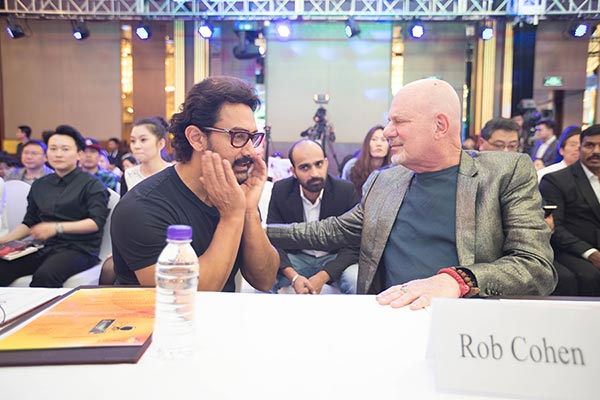 Indian actor Aamir Khan with American director Rob Cohen at the seminar. (Photo by Jiang Dong/China Daily)