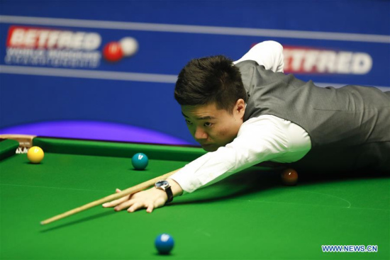 Ding Junhui of China competes during the third session of quarterfinal match against Ronnie O'Sullivan of England at the World Snooker Championships 2017 at the Crucible Theatre in Sheffield, Britain, on April 26, 2017. (Xinhua/Han Yan)