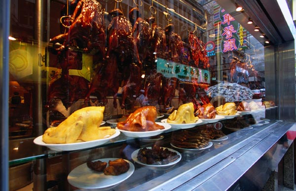 Cooked birds in the shopfront of a Hong Kong restaurant. (Photo provided to China Daily)