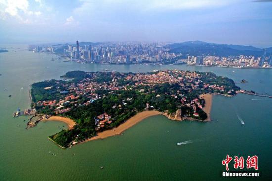 Gulangyu island in east China's Fujian Province, famous for its varied architecture and multicultural history, is included on the UNESCO World Heritage list, July 8, 2017. (Photo: China News Service/Wang Dongming)