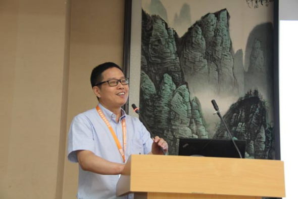 Lu Dongming, professor of information science of Zhejiang University and President of Zhejiang University Press at the forum.(Photo provided to chinadaily.com.cn)