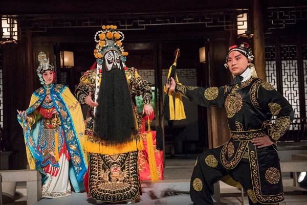 Dress rehearsal of Peking Opera Farewell My Concubine was taken place at the Metropolitan Museum of Arts in New York on Thursday night.PROVIDED TO CHINA DAILY