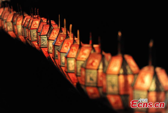 Lanterns hang for the Lantern Festival in Pengfang Village, Changting County, East China's Fujian Province. (Photo: China News Service/Zhang Bin)