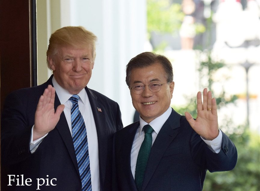 Trump, Moon speak over phone on DPRK's release of U.S. citizens