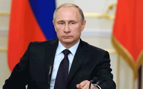 Putin seeks World Cup 'pledge' from Russian football hooligans 