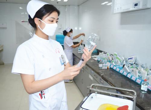 China to have 4.45 mln registered nurses by 2020